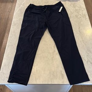 FIVEFOUR grand running club “flight” jogging pants. Size large. Navy.